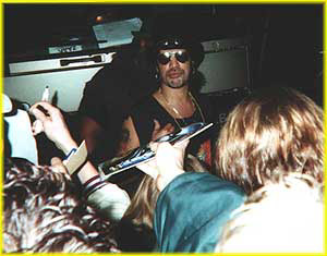 Sign Something For Me, SLASH!